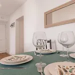 Inloveapartments - Window To Heaven Апартаменти *