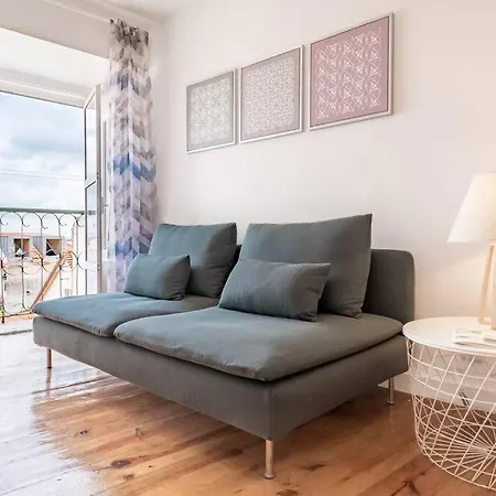 Inloveapartments - Window To Heaven